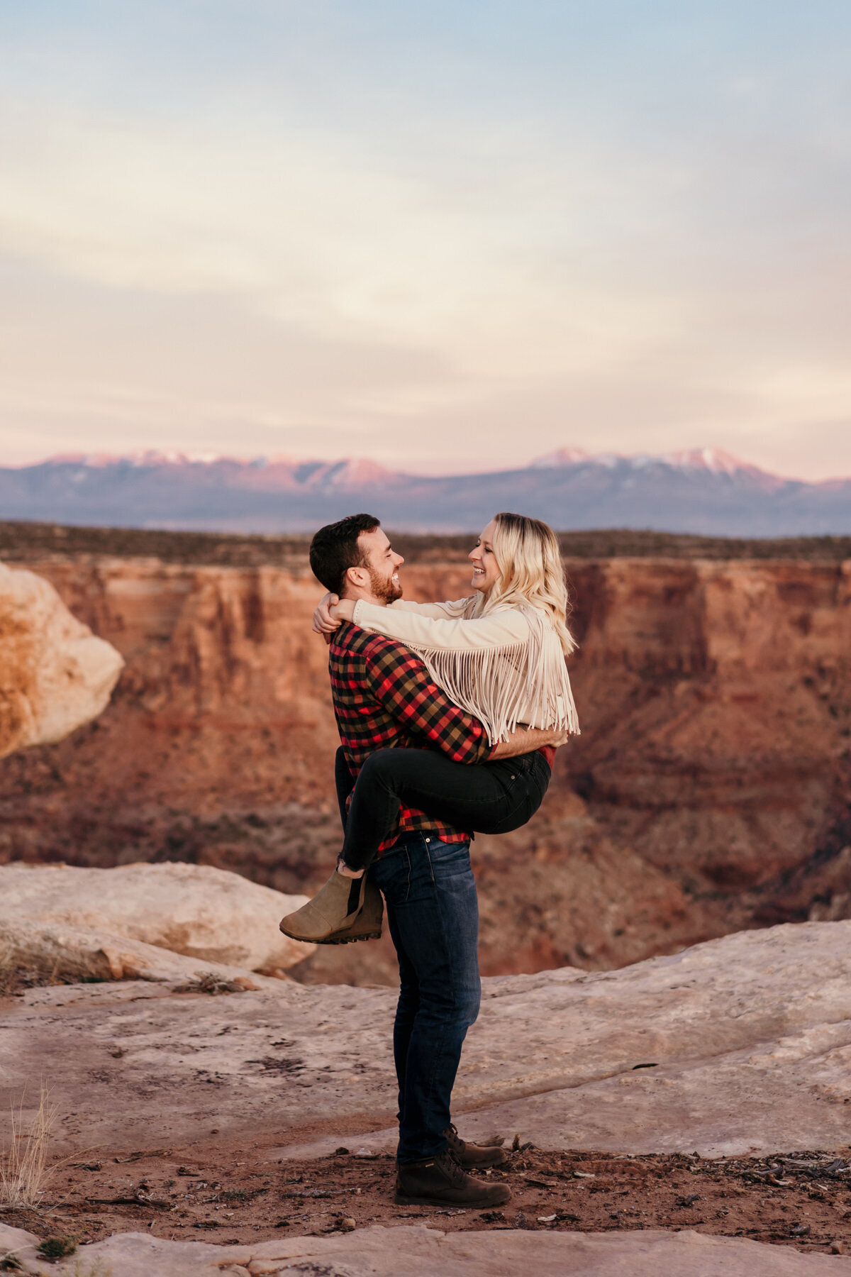 moab_utah_boho_adventure_engagement_destination-159