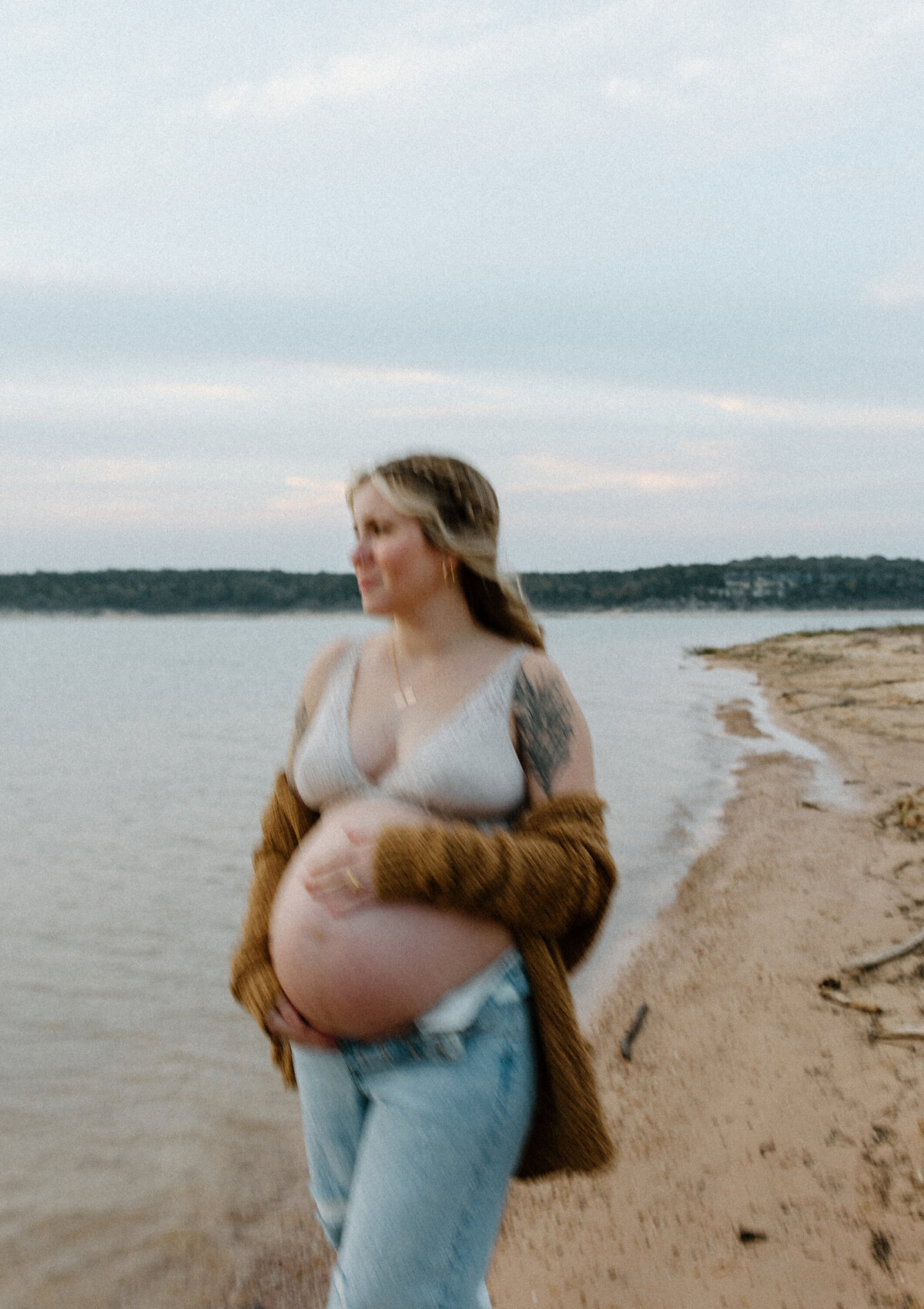 Austin-Lifestyle-Photographer-RuthMaternityStory-38