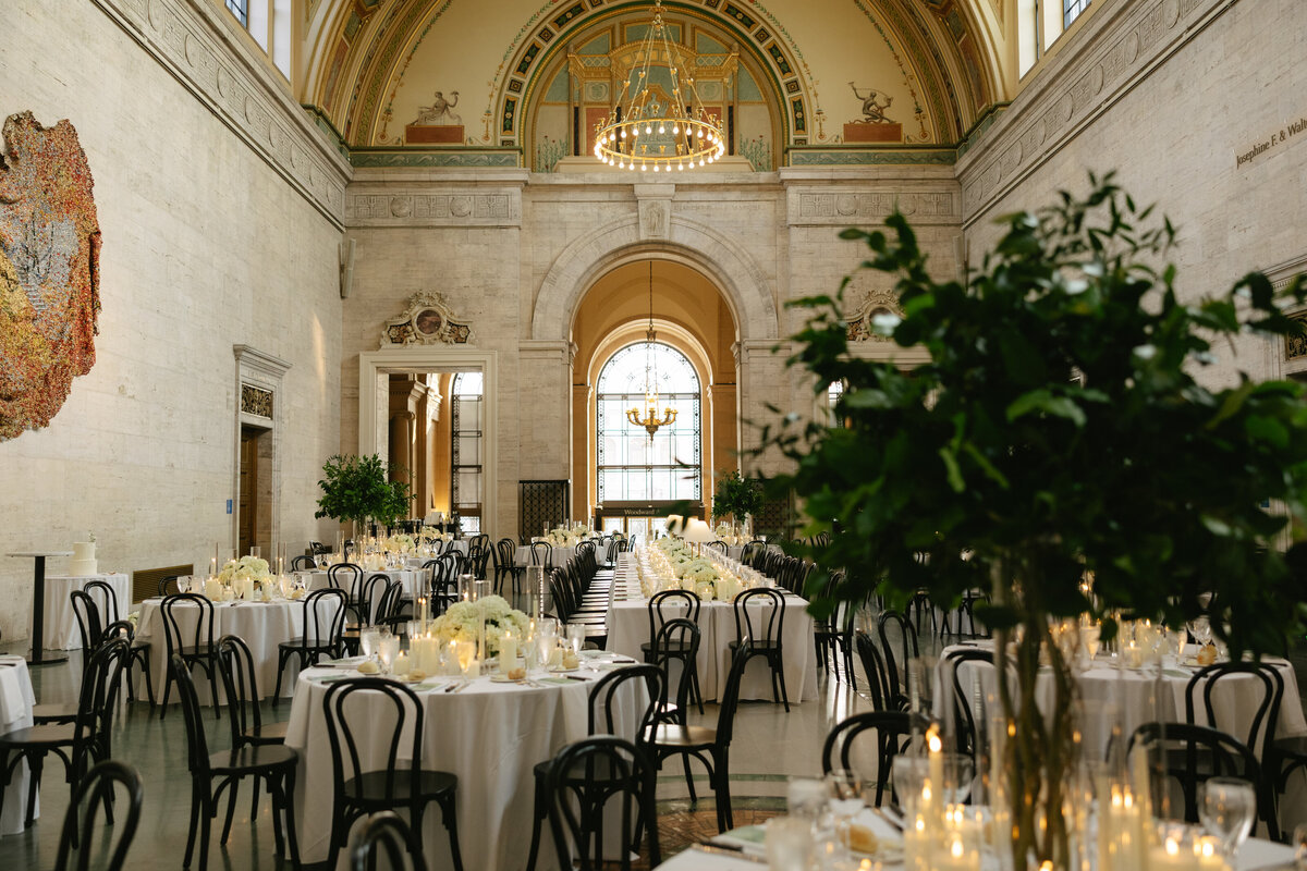 AveryPhillipsPhoto-Morgan+Dominic-DetroitInstituteofArtsWedding-258