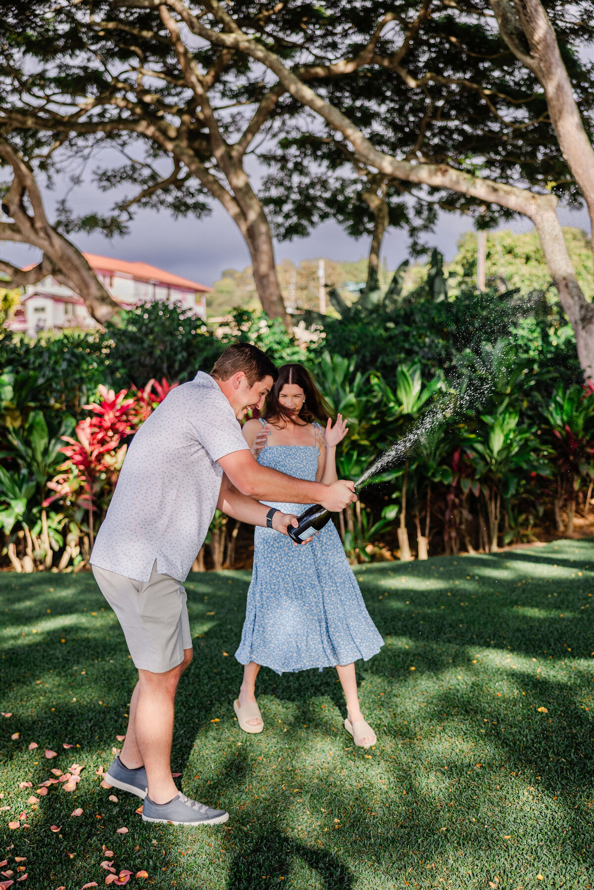 Hawaii-Engagement-Photos-Holualoa-Inn (35)