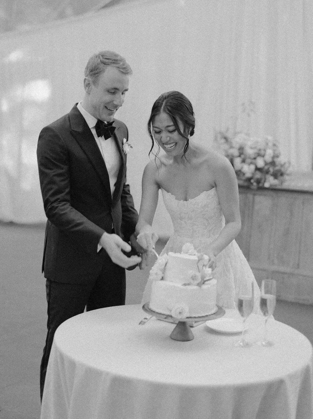 nestldown wedding photographer