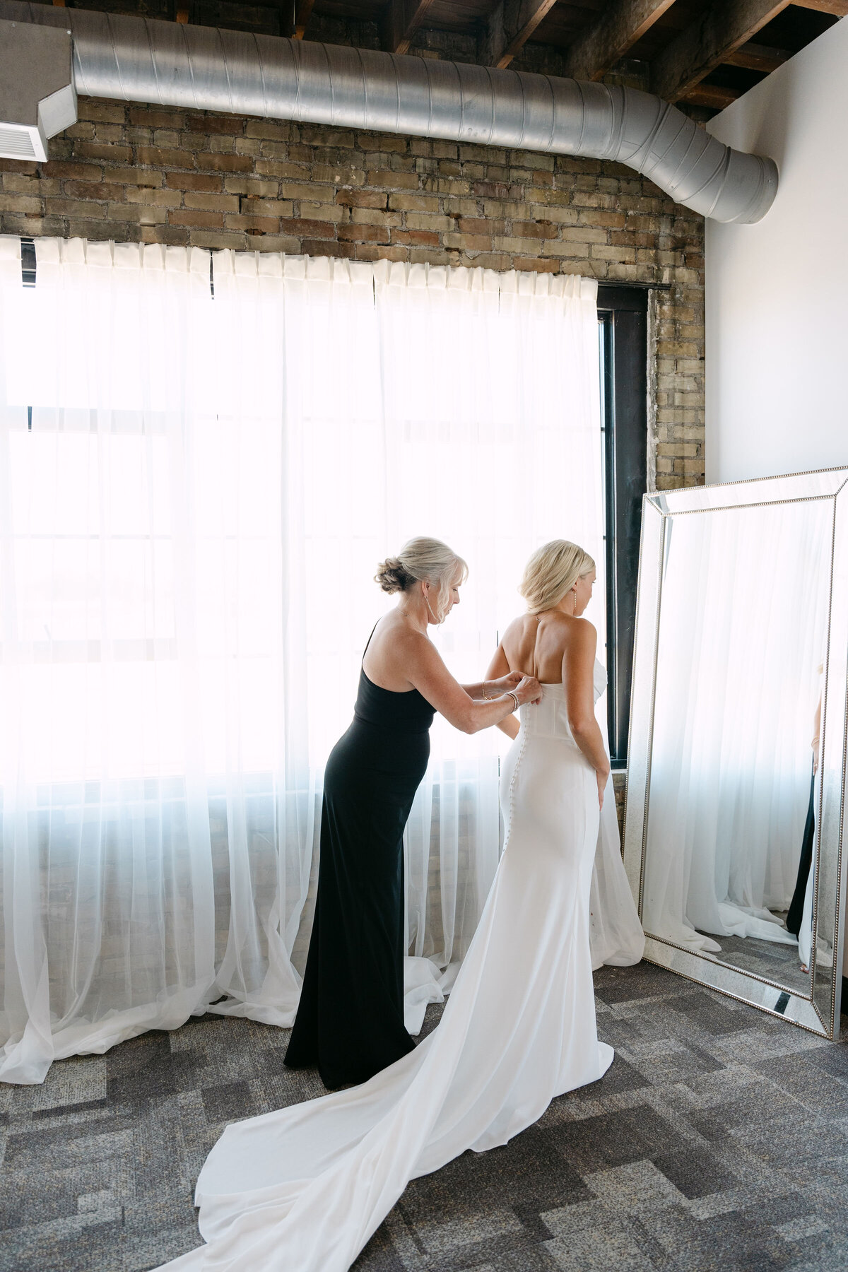 Kendal+Jared_HarvesterSquareWedding_TonyaHjortPhotography-87