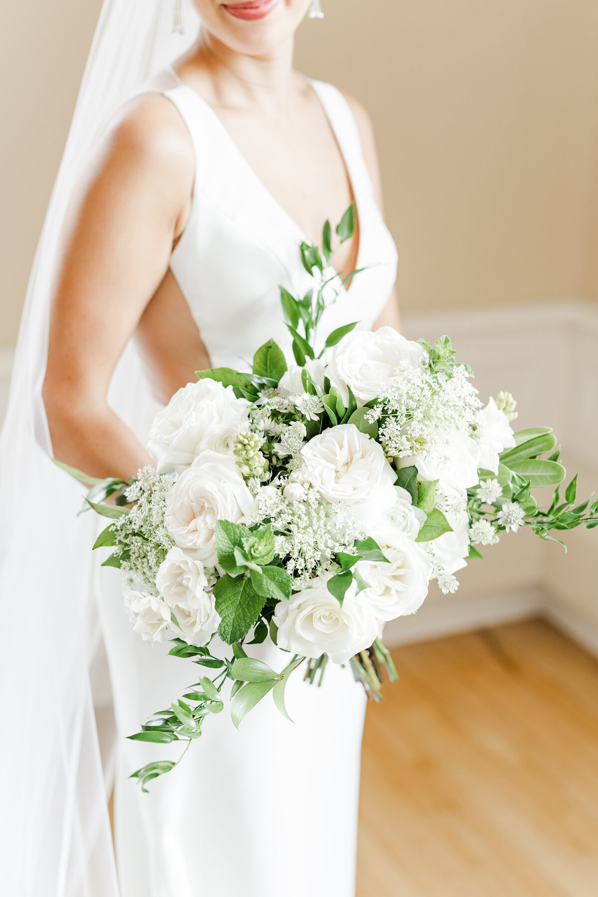 29_white_and_green_bridal_bouquet