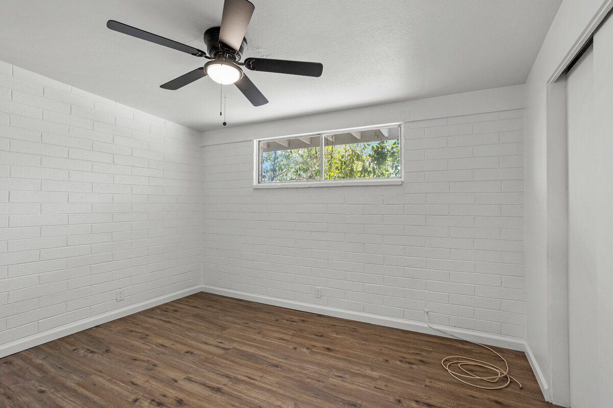 8_1527 e blacklidge dr-6