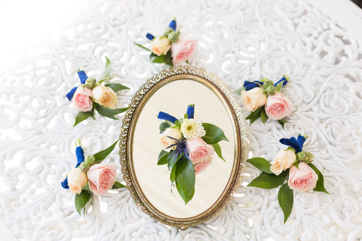 Stone-Manor-Country-Club-Maryland-wedding-florist-Sweet-Blossoms-boutonniere-Darling-Photographers