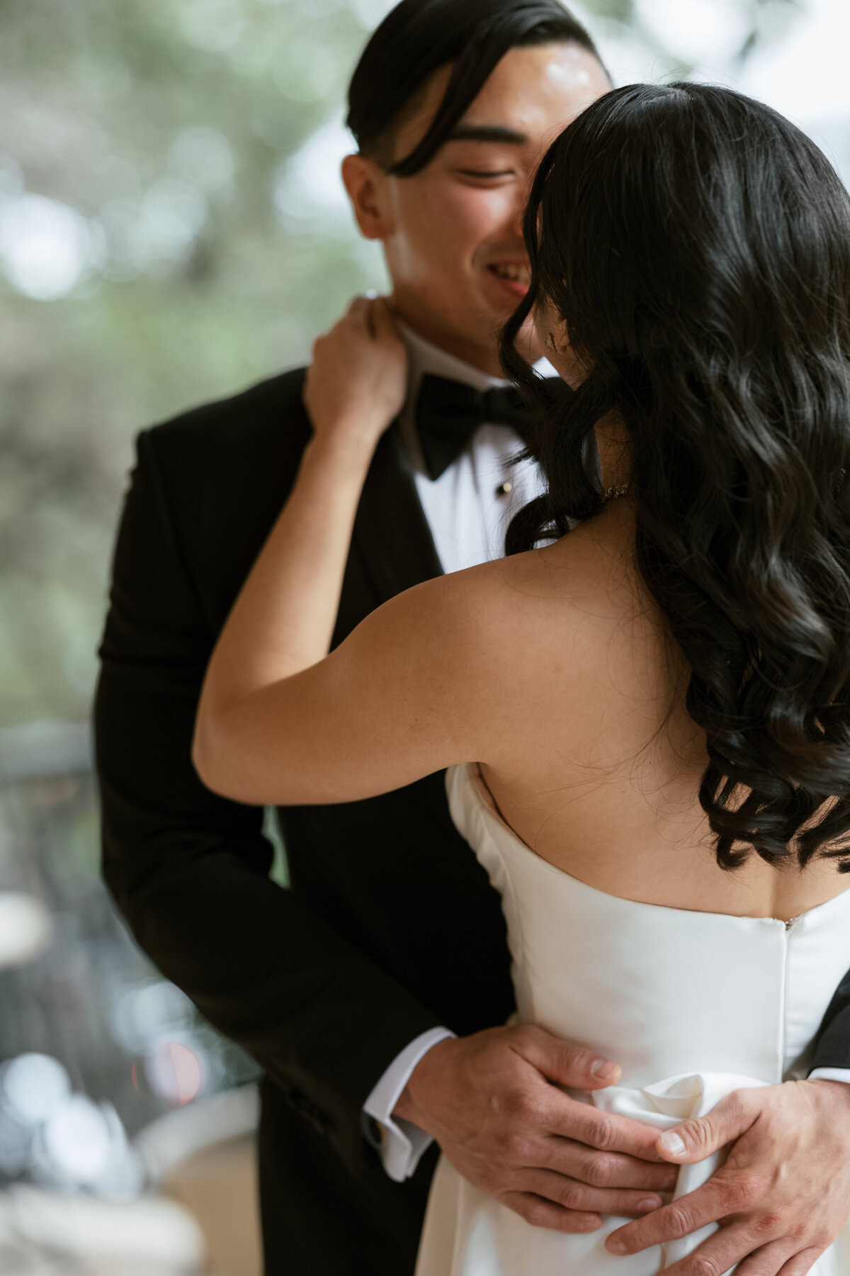 A photo of the couple during their first look at the Hotel Zaza