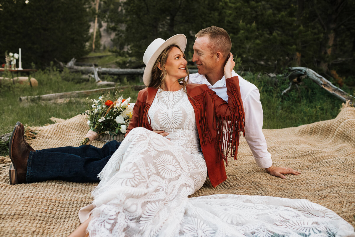 yellowstone-national-park-elopement-montana-intimate21I3724