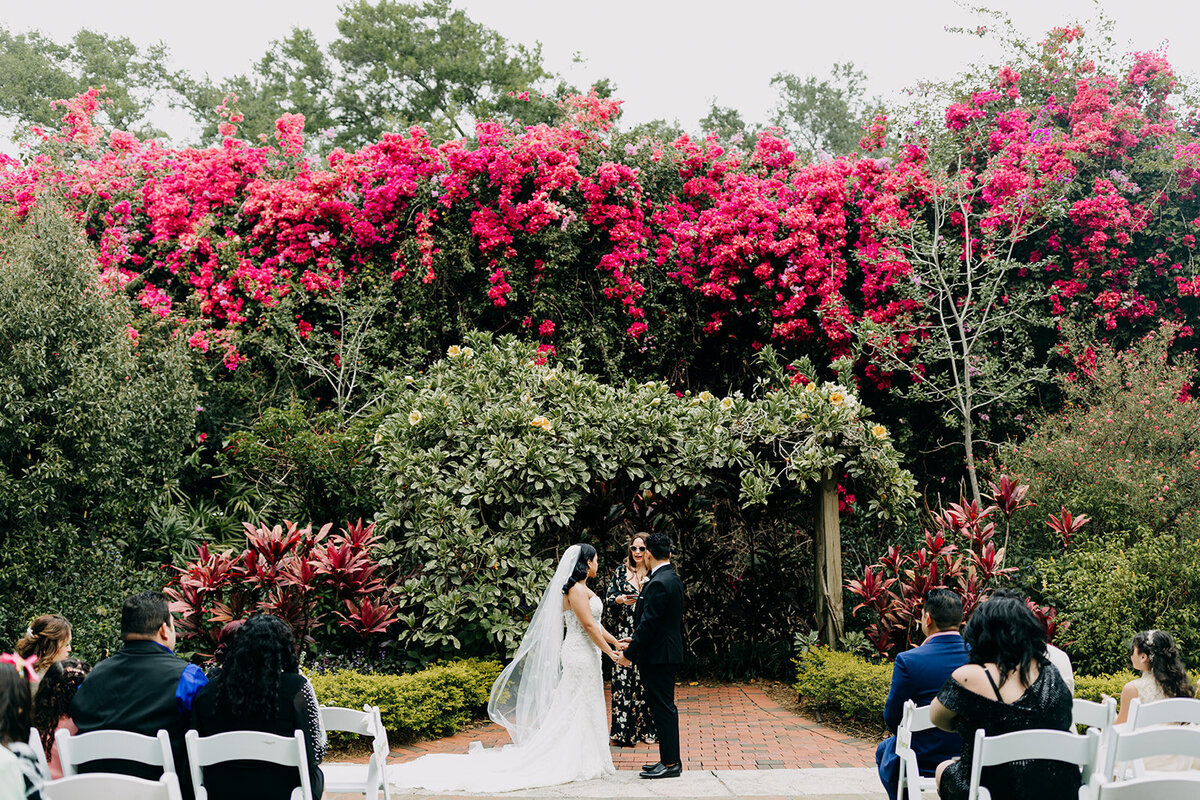 amber-whorter-sunken-gardens-elopement-chantilly-chic-celebrations-18
