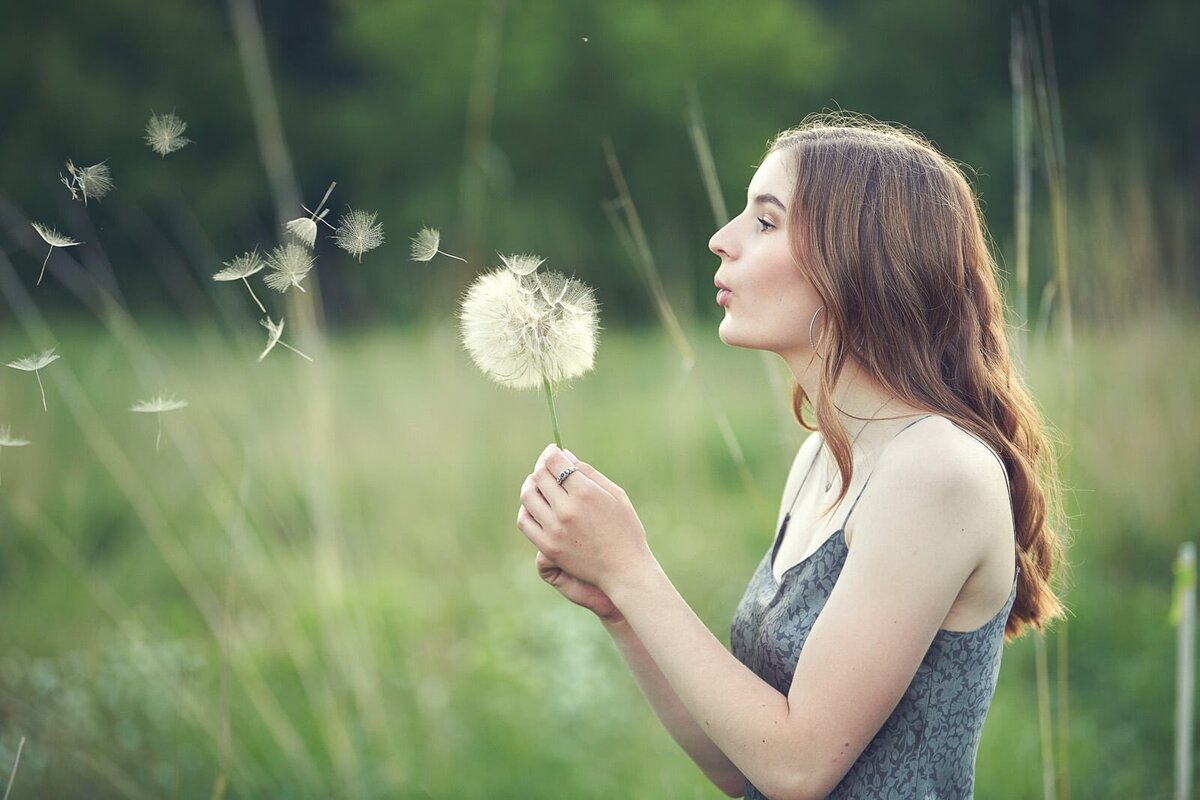 Captivating Senior Portrait in Nature by High School Photographer-20