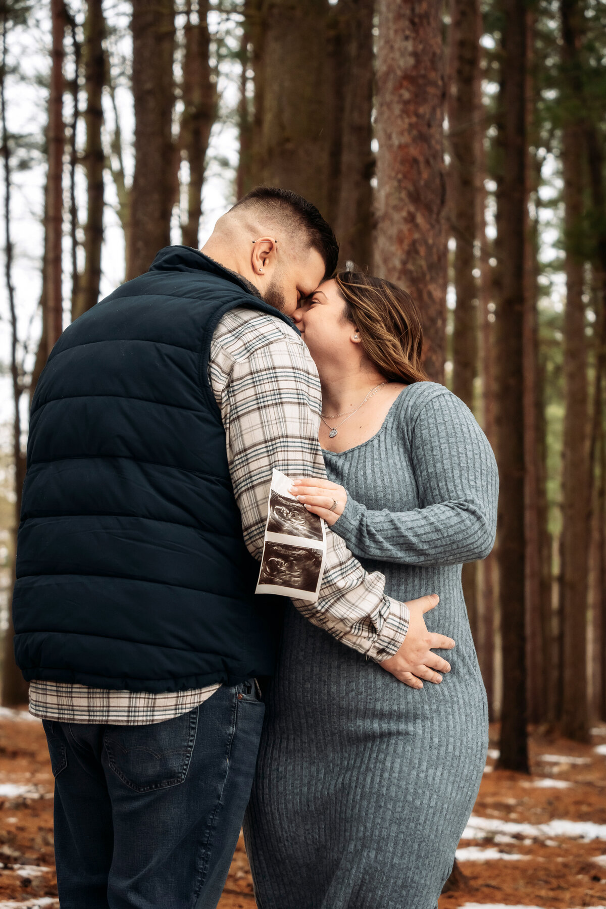 Buffalo, NY and Rochester, NY and WNY Maternity photographer. Newfane, NY Lockport NY Wilson NY Lewiston NY Amherst NY Medina NY Barker NY Williamsville NY East Aurora NY Maternity Photographer