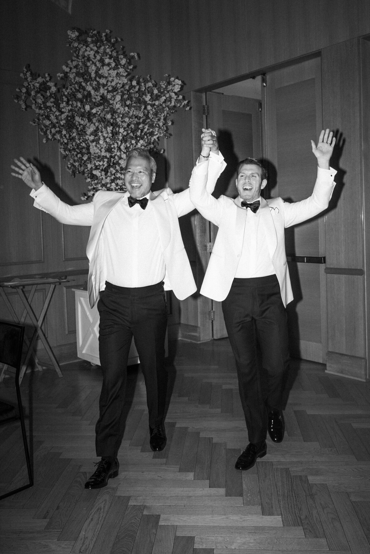 515-Shangri-La-Hotel-Toronto-Canada-Christopher-Edward-Wedding-40