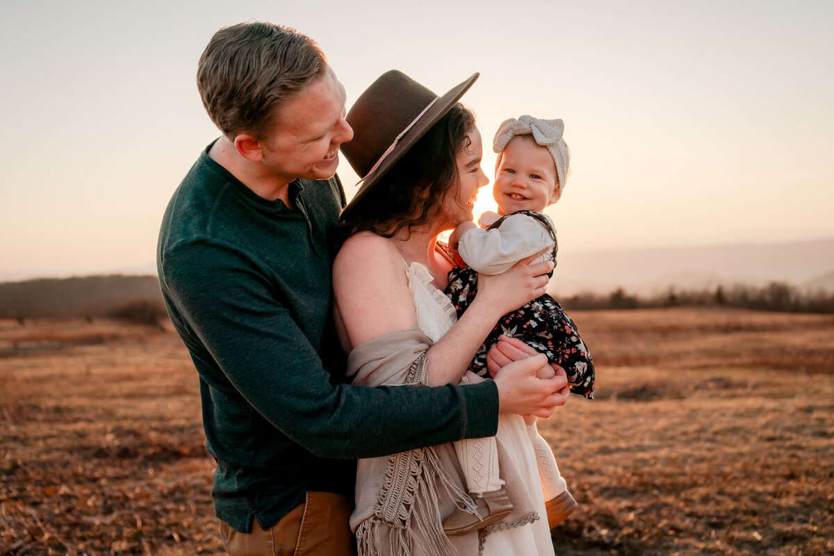 Family Photography Session V. 23-00756