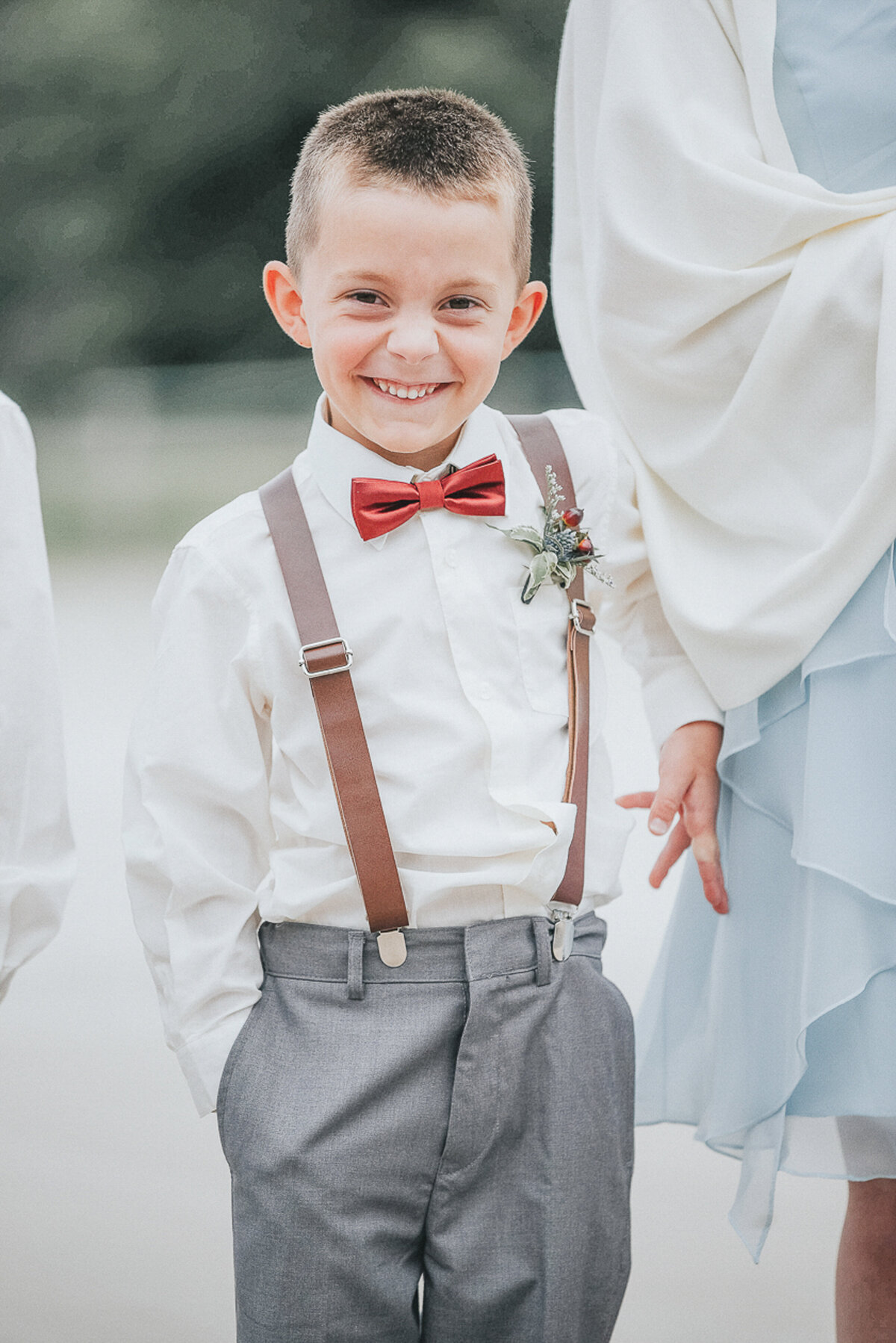 wedding family | Iowa wedding photographer | Iowa Photographer | Playlife | Cedar Rapids | Iowa City | Kalona | Alaynna Ann Schwartz-24