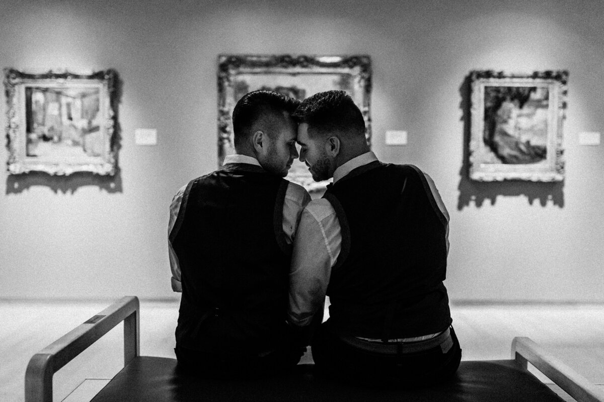 engagement-phoenix-art-museum-same sex