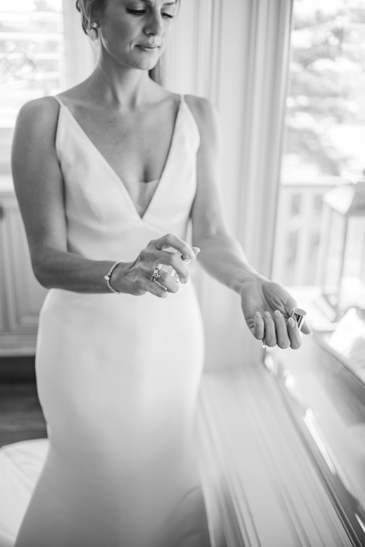 bride getting ready in her beach house on wrightsville beach