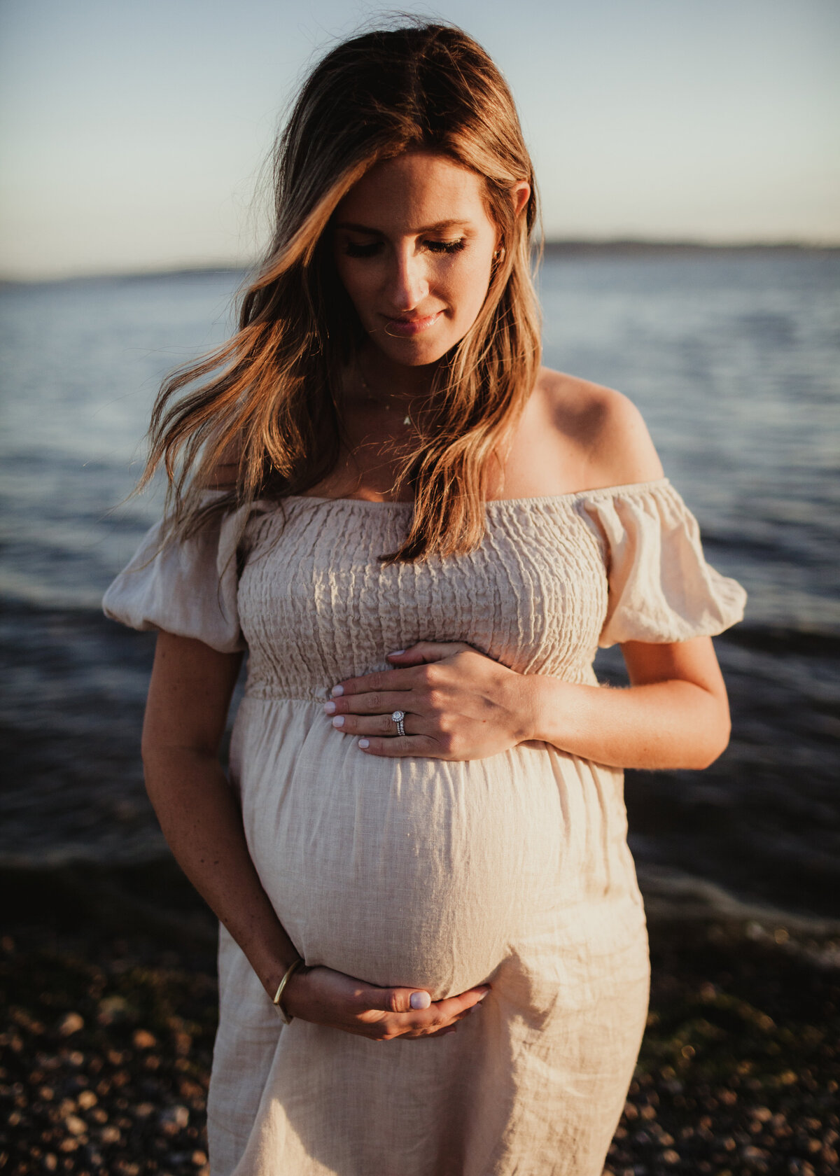 pregnantmomonbeach