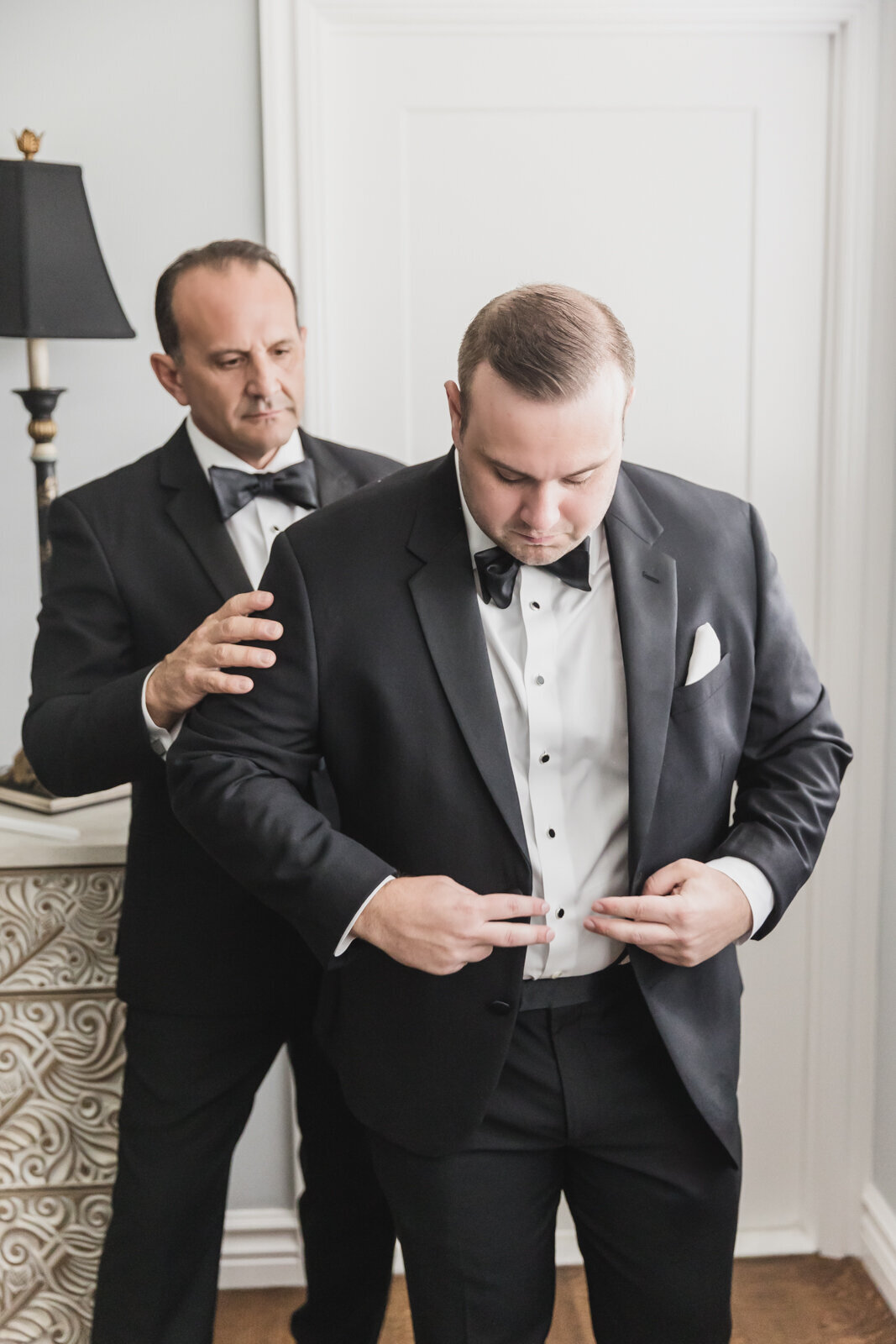 Classic Detroit Wedding at Saint Peter and Paul Church with Elegant Andiamo Reception5