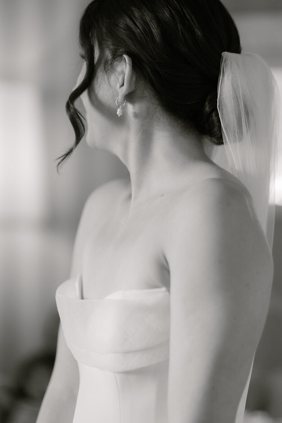 detail photo of the bride
