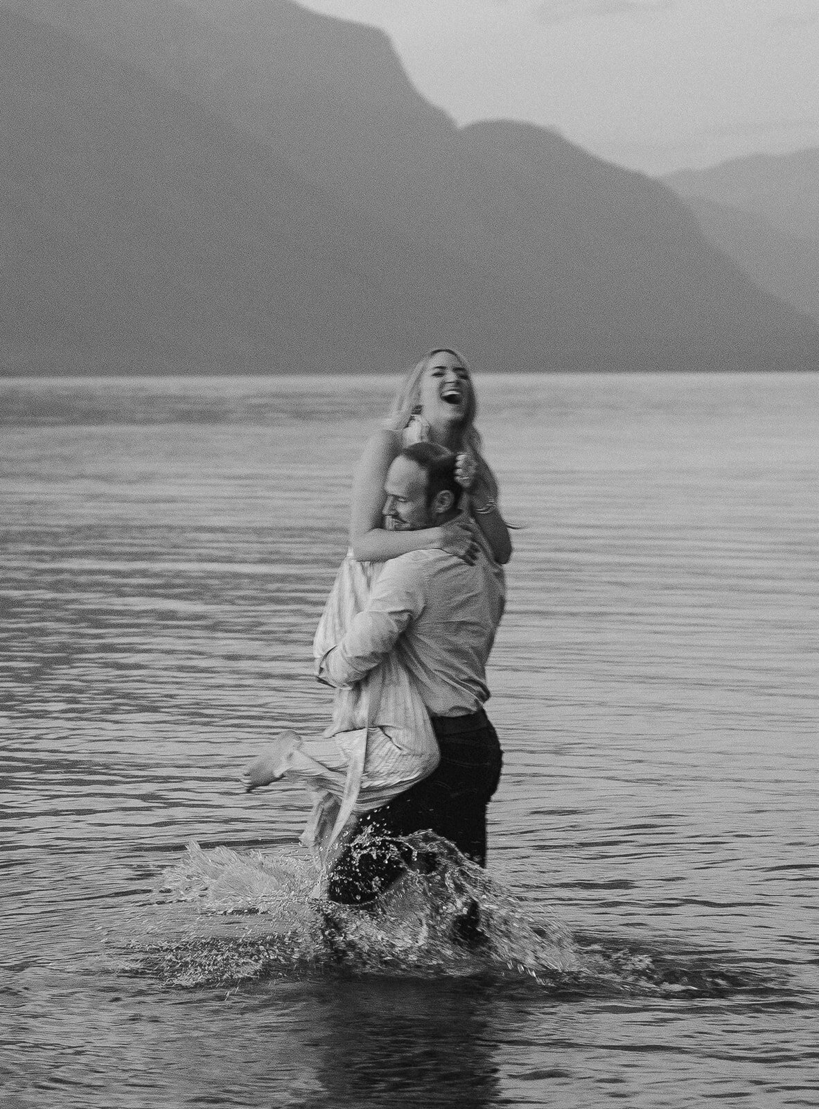 vintage-hollywood-glacier-national-park-elopement-presley-gray-photo1537-3