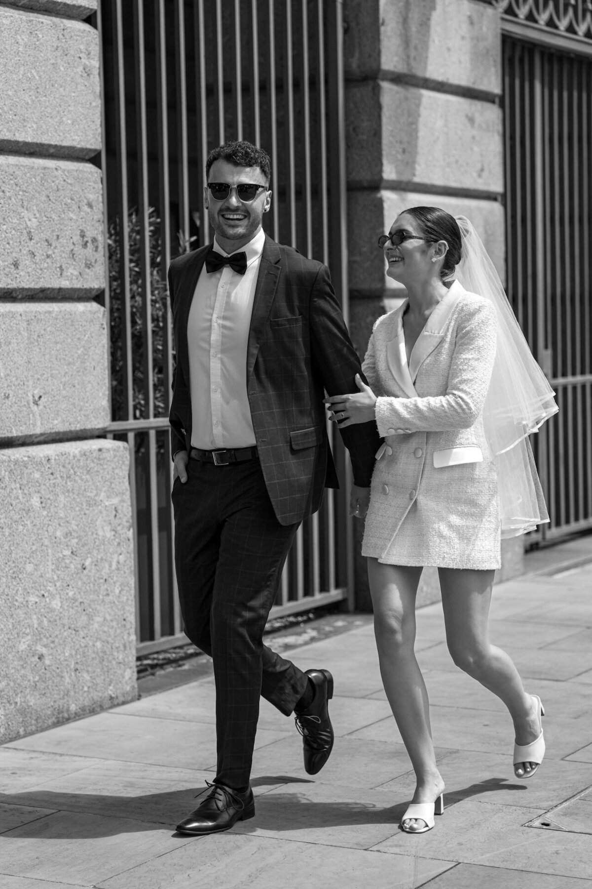 timeless-romantic-luxury-wedding-blackandwhite-bride-london-londonstreets-photography