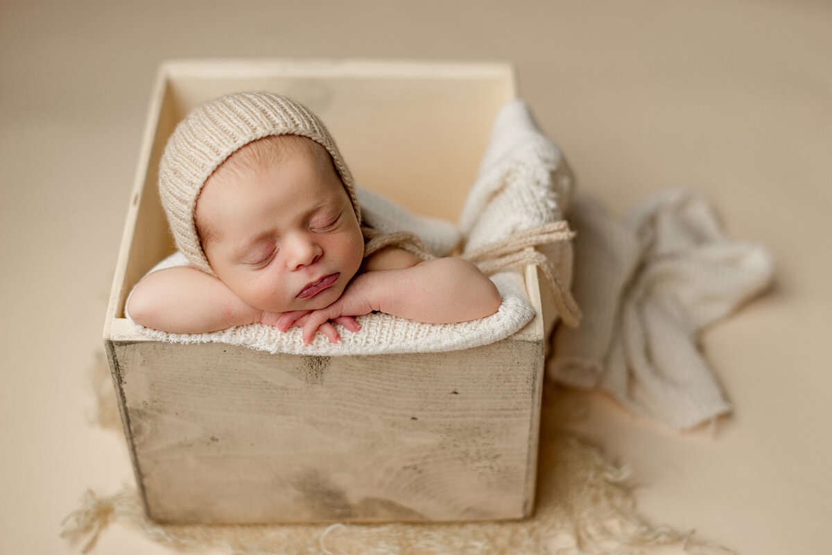 Huntsville_Alabama_Studio_Newborn_Photographer_Posed_M3A8285