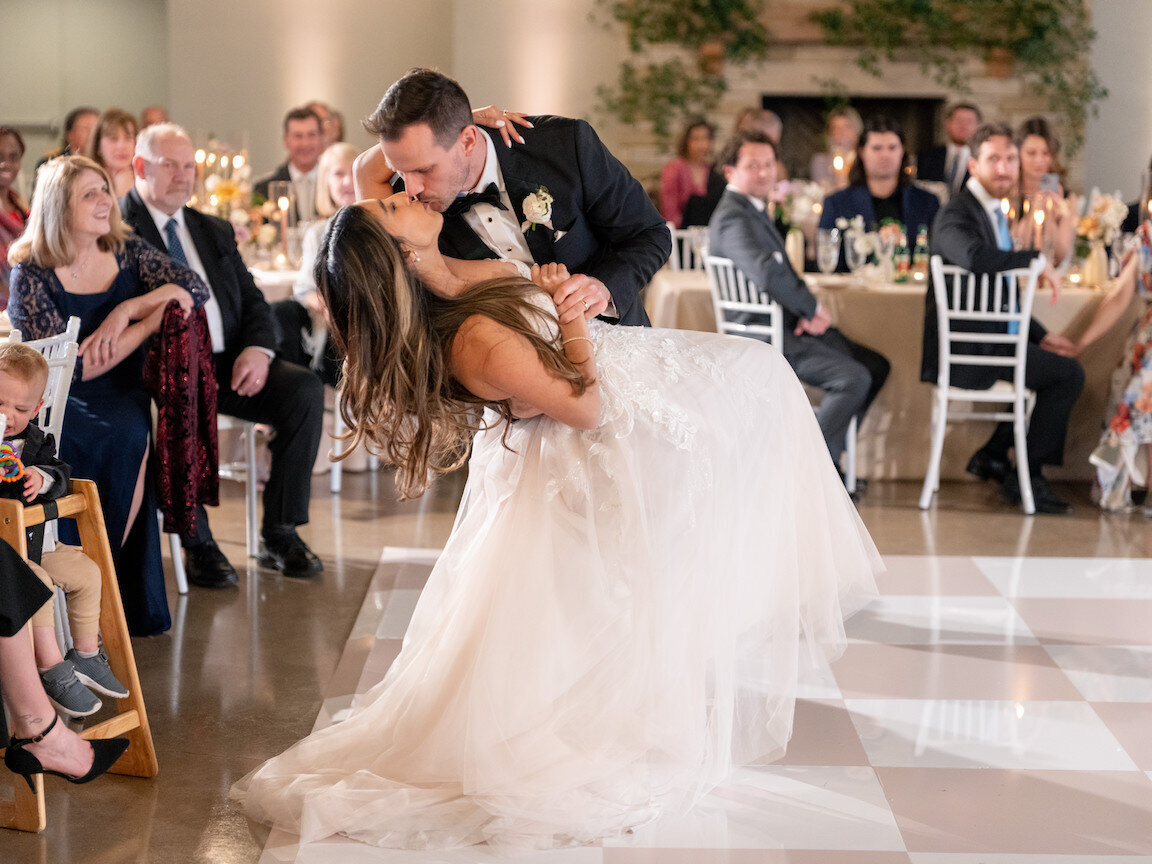 Canyonwood Ridge wedding venue with sweeping Hill Country views and oak trees
