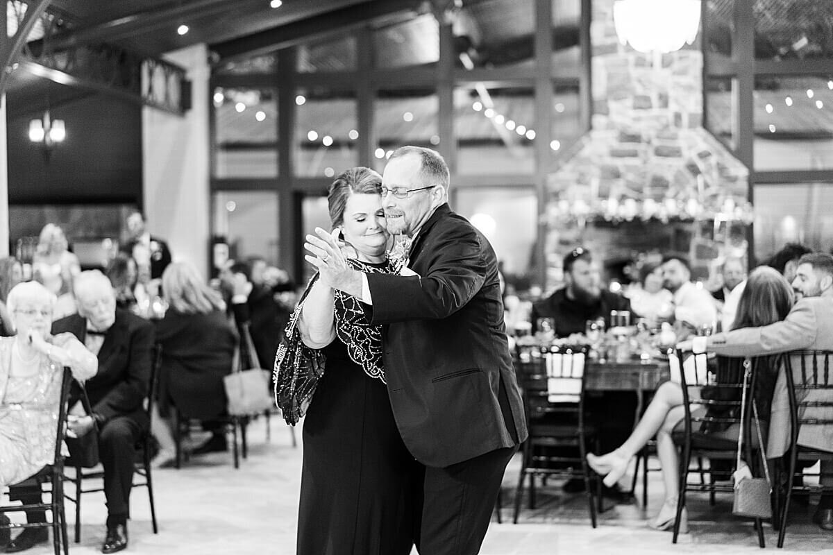 Black-and-White-Themed-Houston-Wedding-at-The-Annex-Wedding-Venue-Alicia-Yarrish-Photography-0110