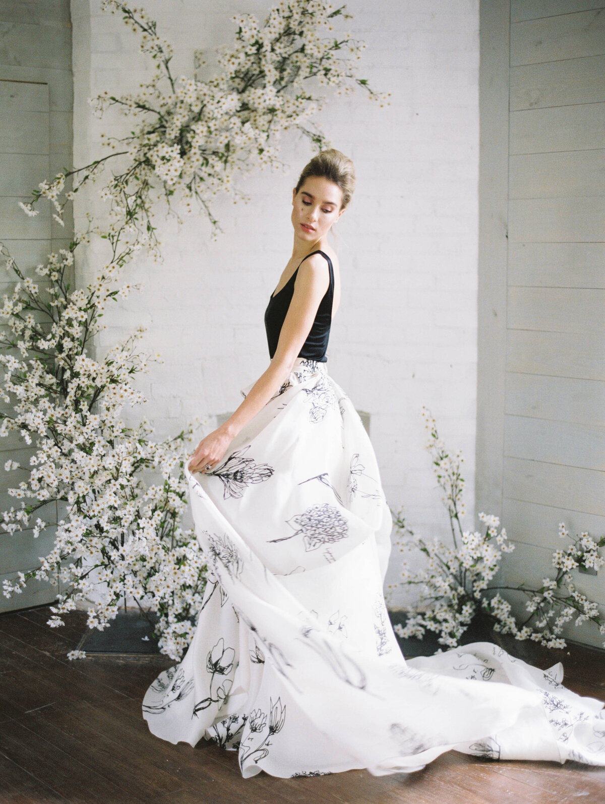 max-owens-design-black-white-modern-wedding-01-bride