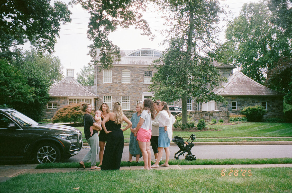 062825_Emma_Tommy_Preparation-0012