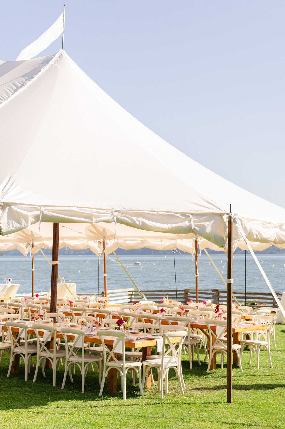 Hope-Island-Beach-Club-Wedding-LaConner_Caylie-Mash-Photography_433