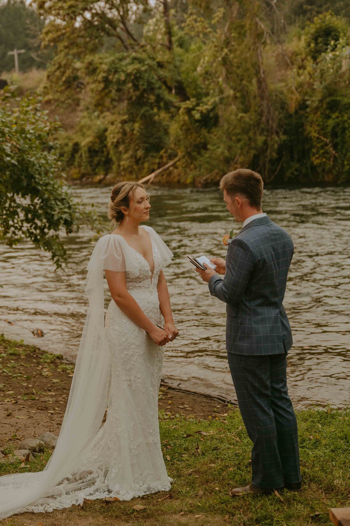 Mckenzie-River-Wedding-Photos-28