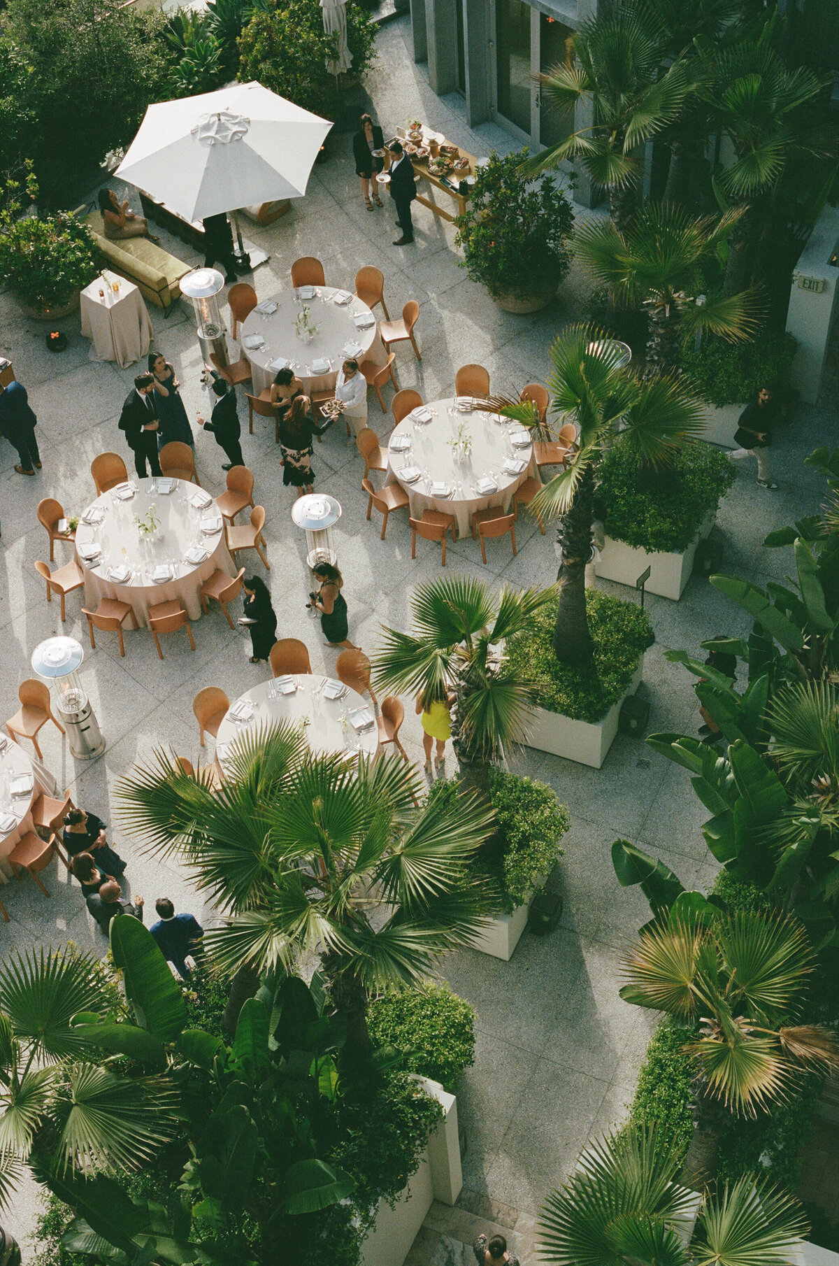 elise_jonathan_santamonicaproperhotel_wedding_film-73