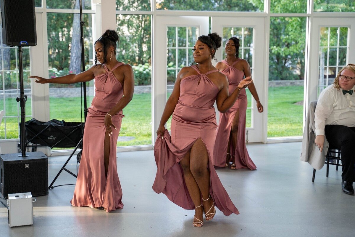 bridesmaids-grand-entrance-dancing-indianapolis-wedding