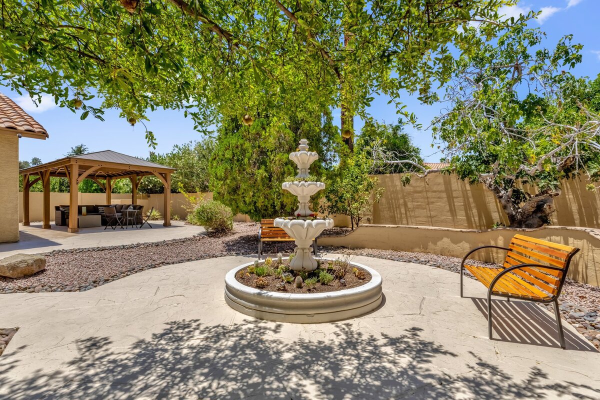 59-web-or-mls-17814-n-56th-st