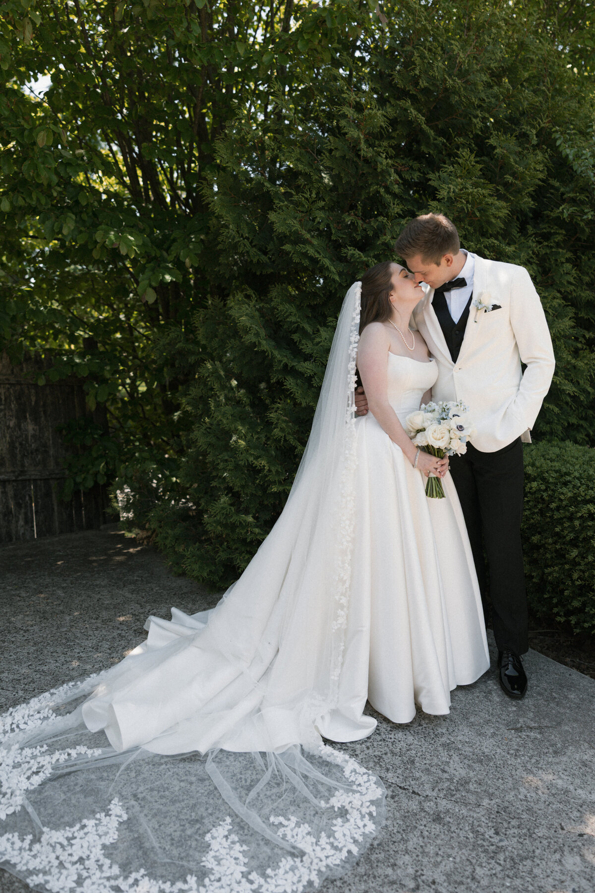 Grace & Ardor Co. East Coast Wedding Engagement Photography Pennsylvania New York City New Jersey Timeless Bold Art Direction Editorial Erin McGeever Lake House Inn-47