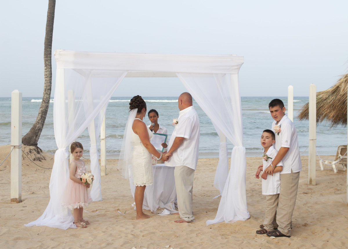 Punta-Cana-destination-wedding-Kelly-Pomeroy-Photography-38
