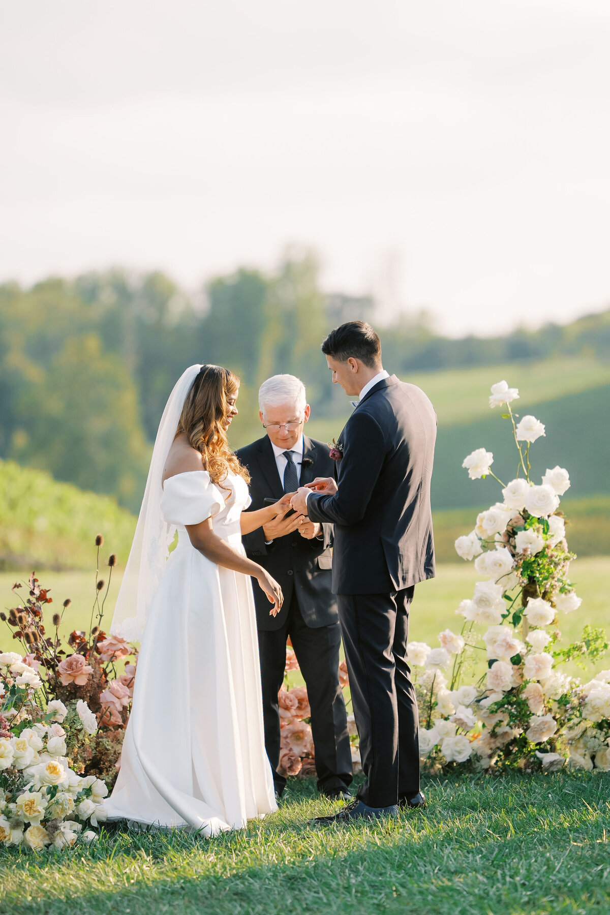 Ceremony_AVWedding_MaddyWilliamsPhotography-79