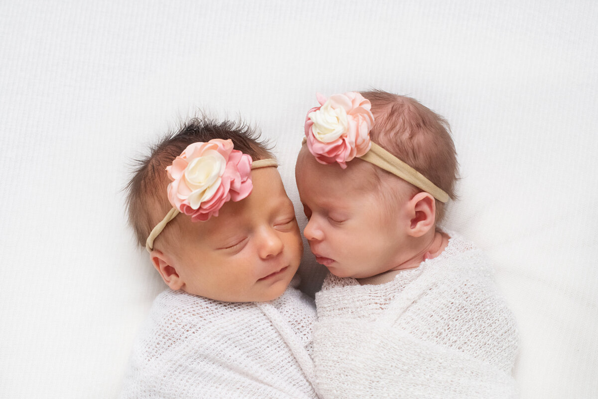 newborn-photographer-twins-cuyahoga-falls