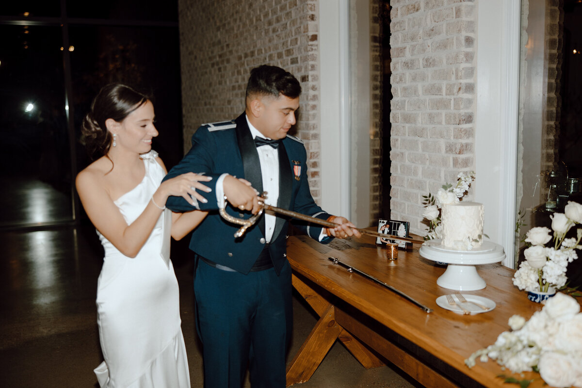 houston-wedding-photographer-angelina-loreta-photography-college-station-camp-hosea-weddings-bride-groom-anderson-texas-romantic-175