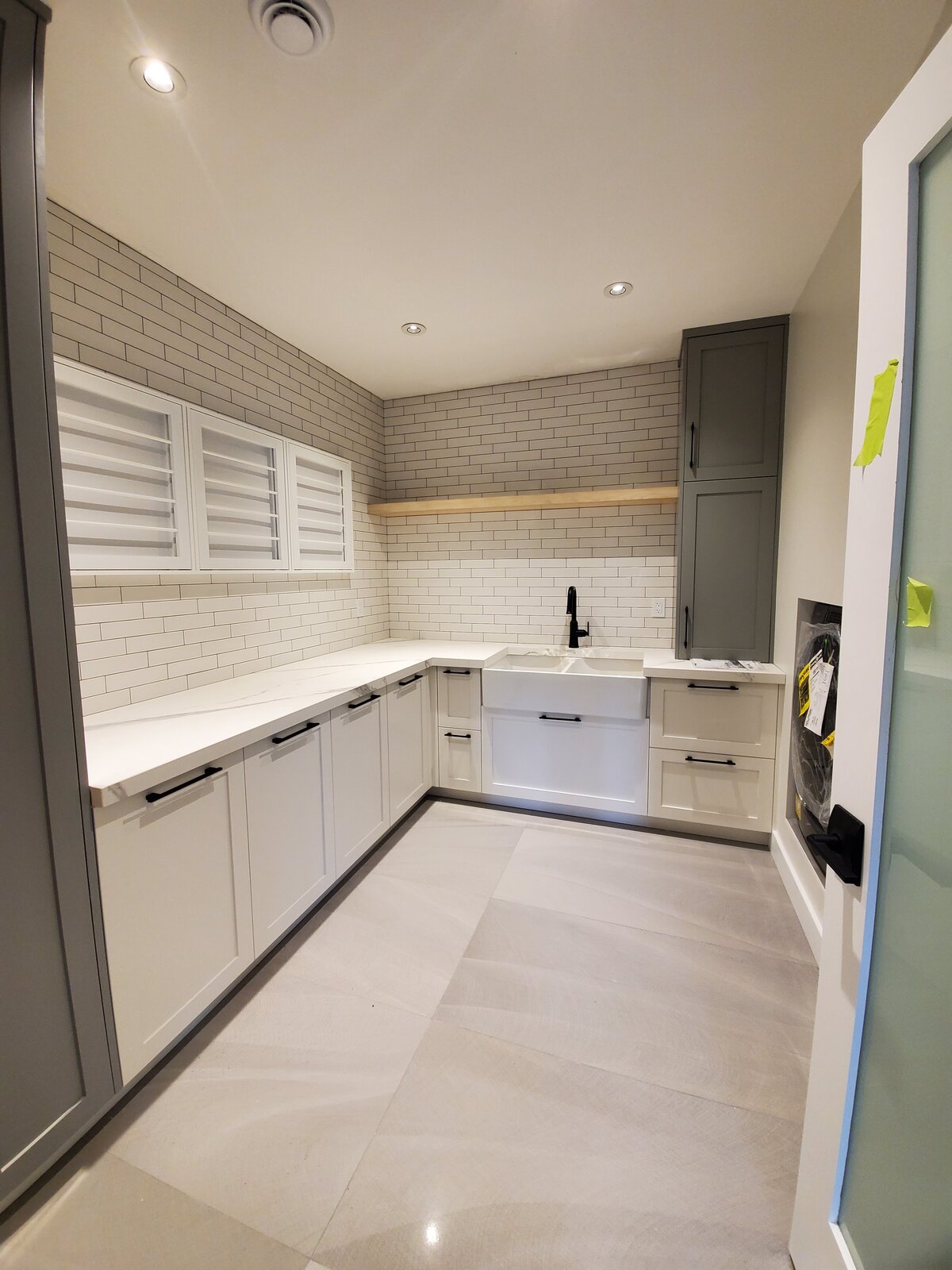 Jeengi- Lake Country-Laundry Rooom