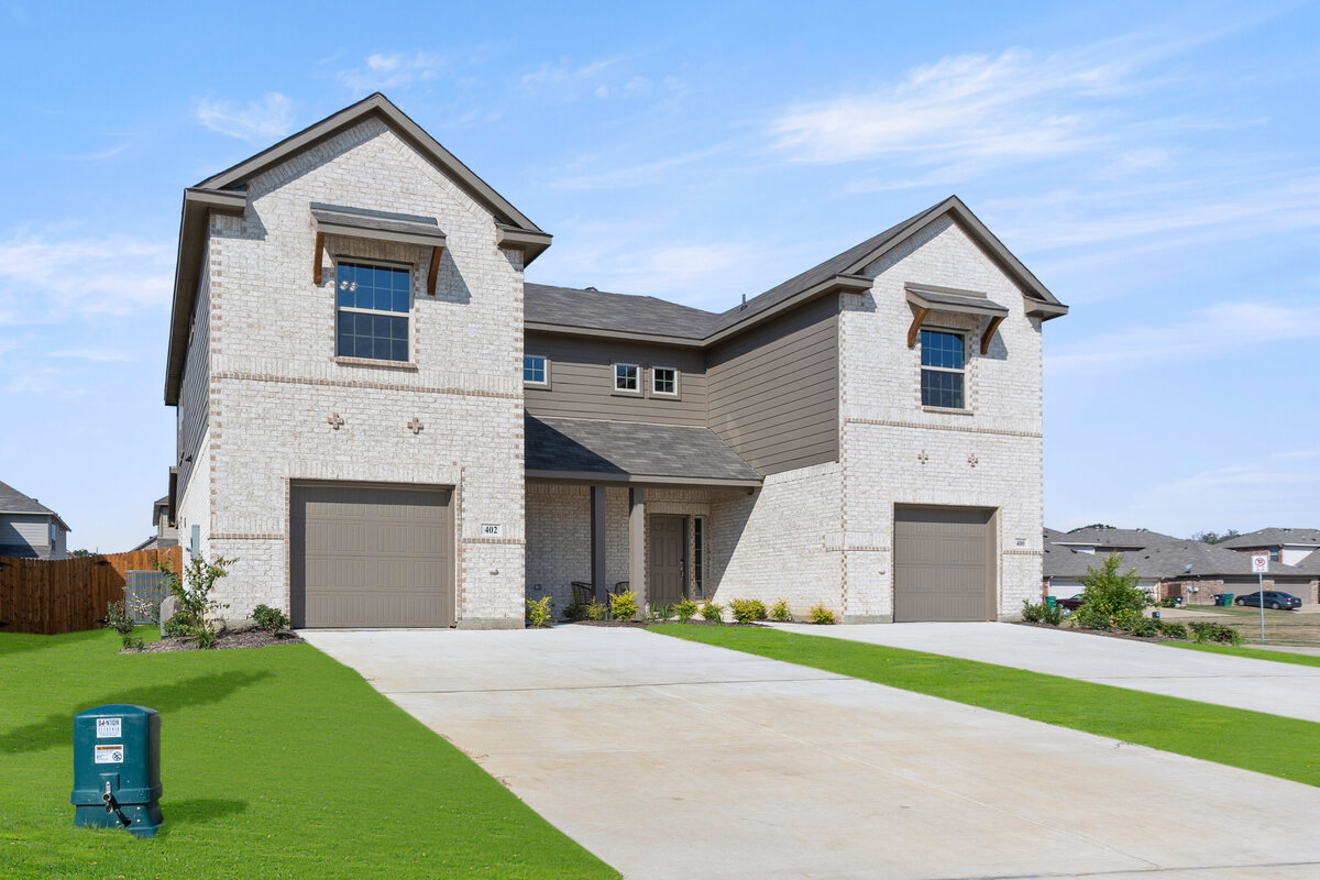 402 Mockingbird Lane- Front-1