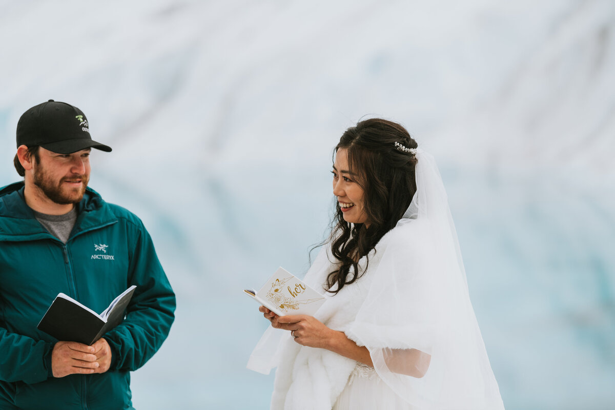alaska-helicopter-elopement-donna-marie-photography3