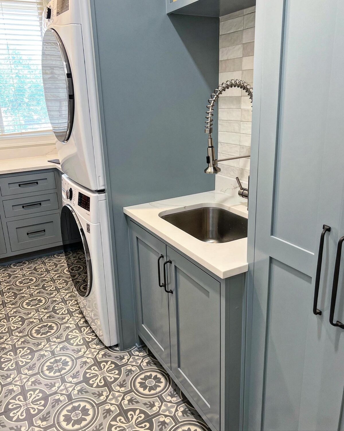 9E756580-C5DC-4080-996A-E75B6AA35CE9