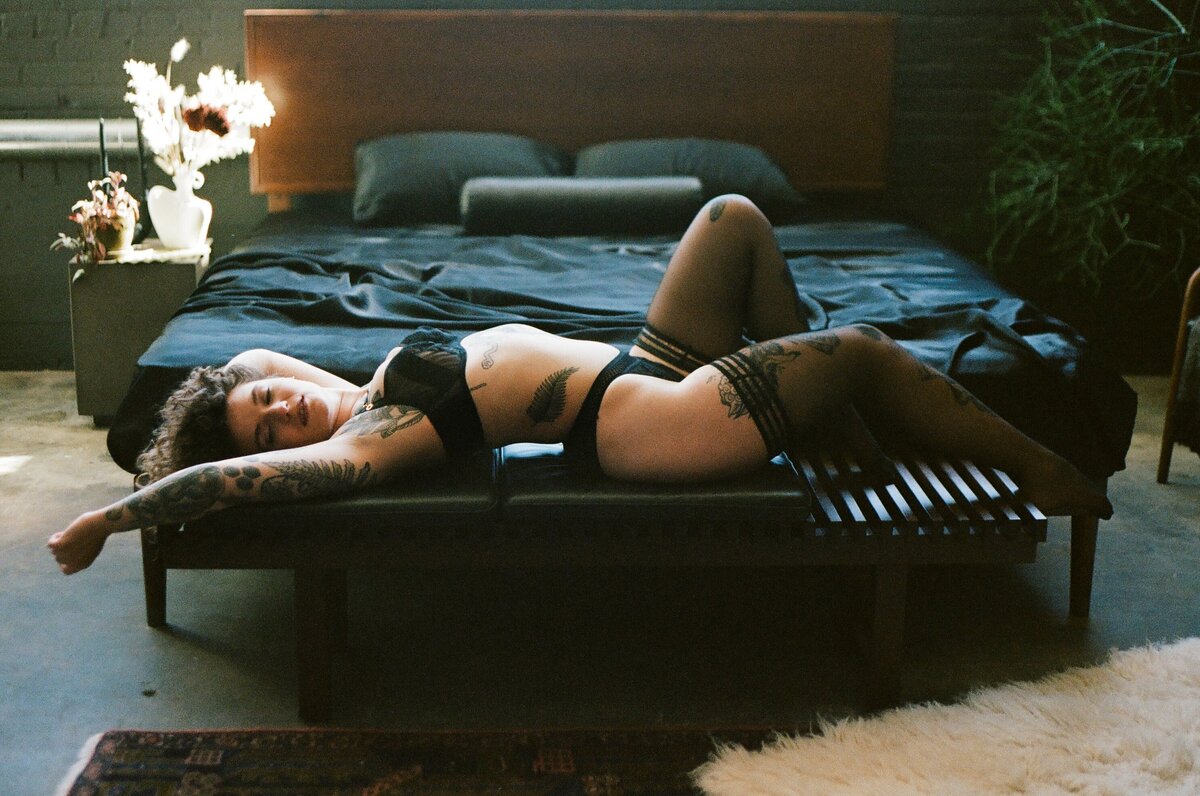 e-notorious boudoir -SZfilm-14-min
