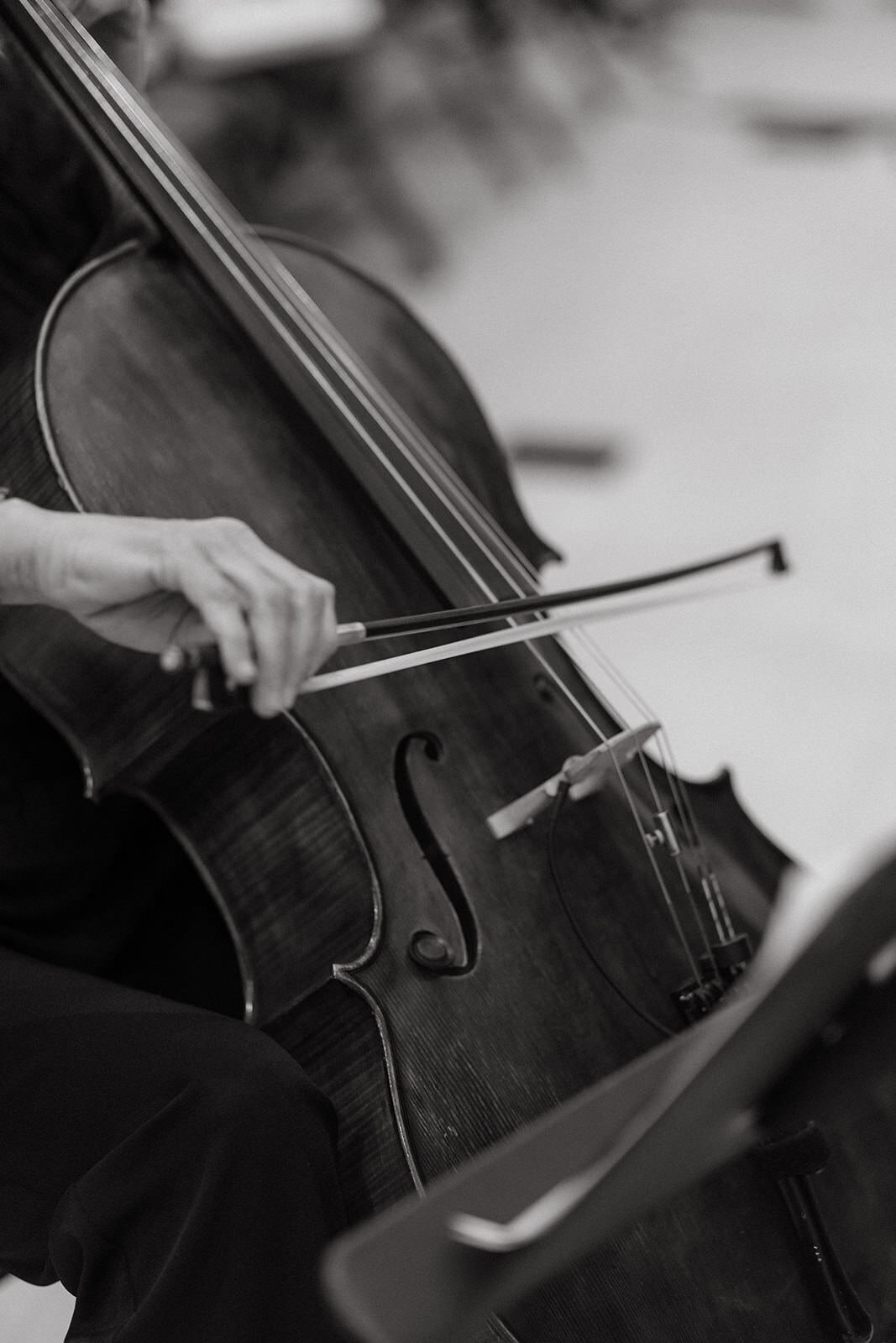 cellist-playing-wedding-ceremony-5CE-W