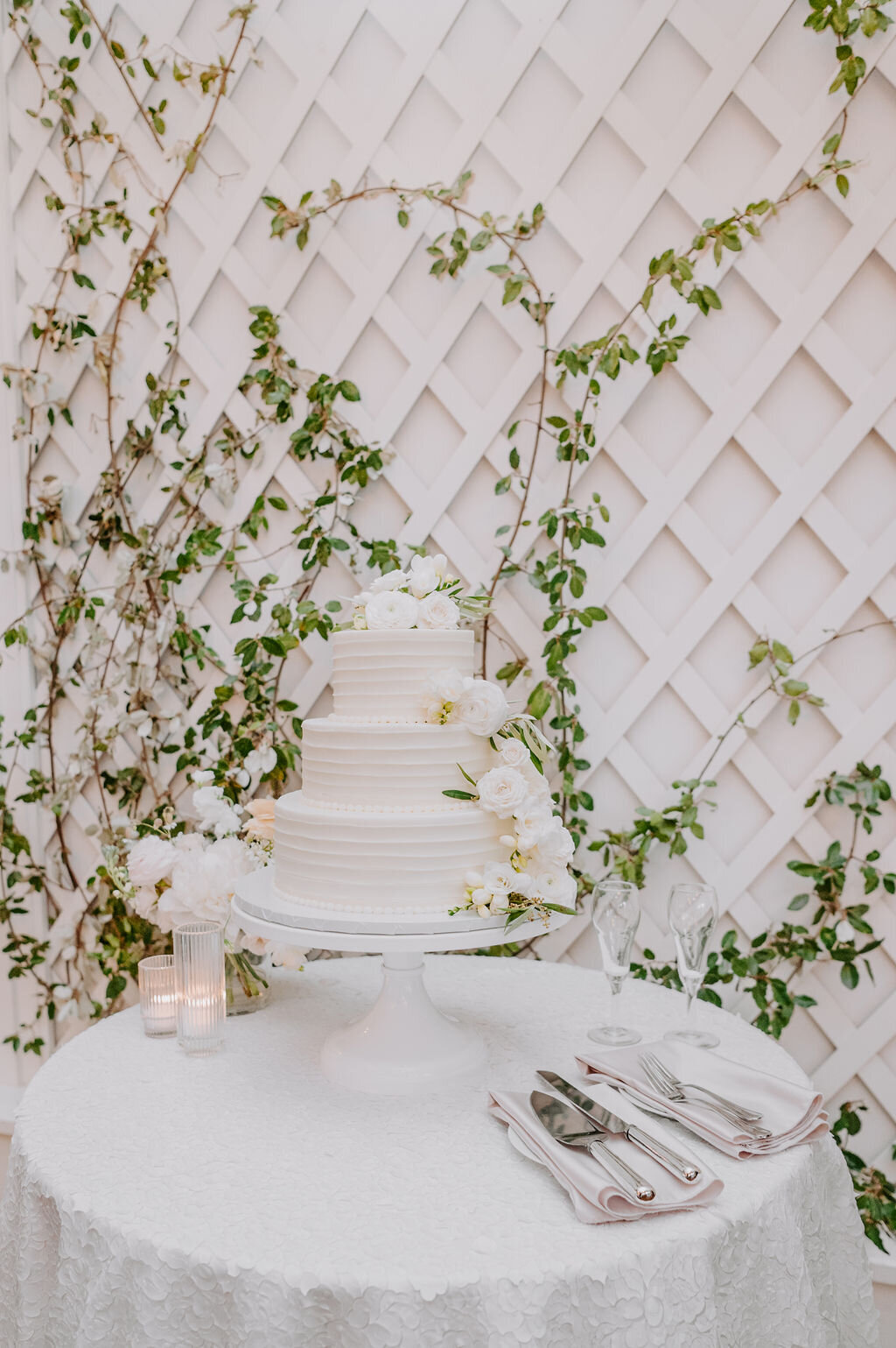 Minimialist White Wedding Cake - Cru and Co Events