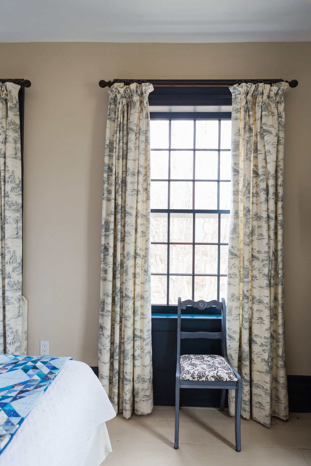 HayesInn  _WeeThreeSparrows-92