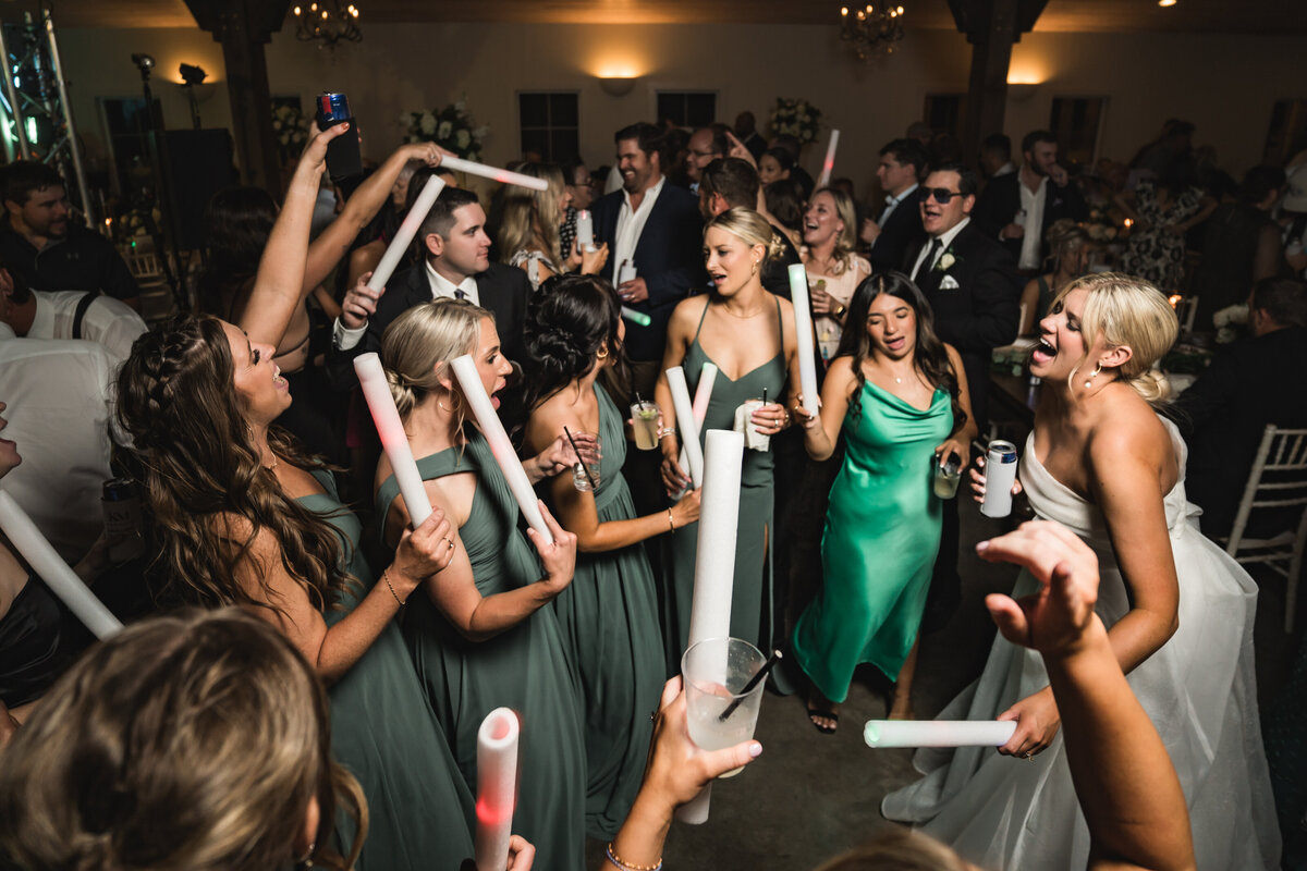 La-Bonne-Vie-Ranch-Wedding-Reception-DJ