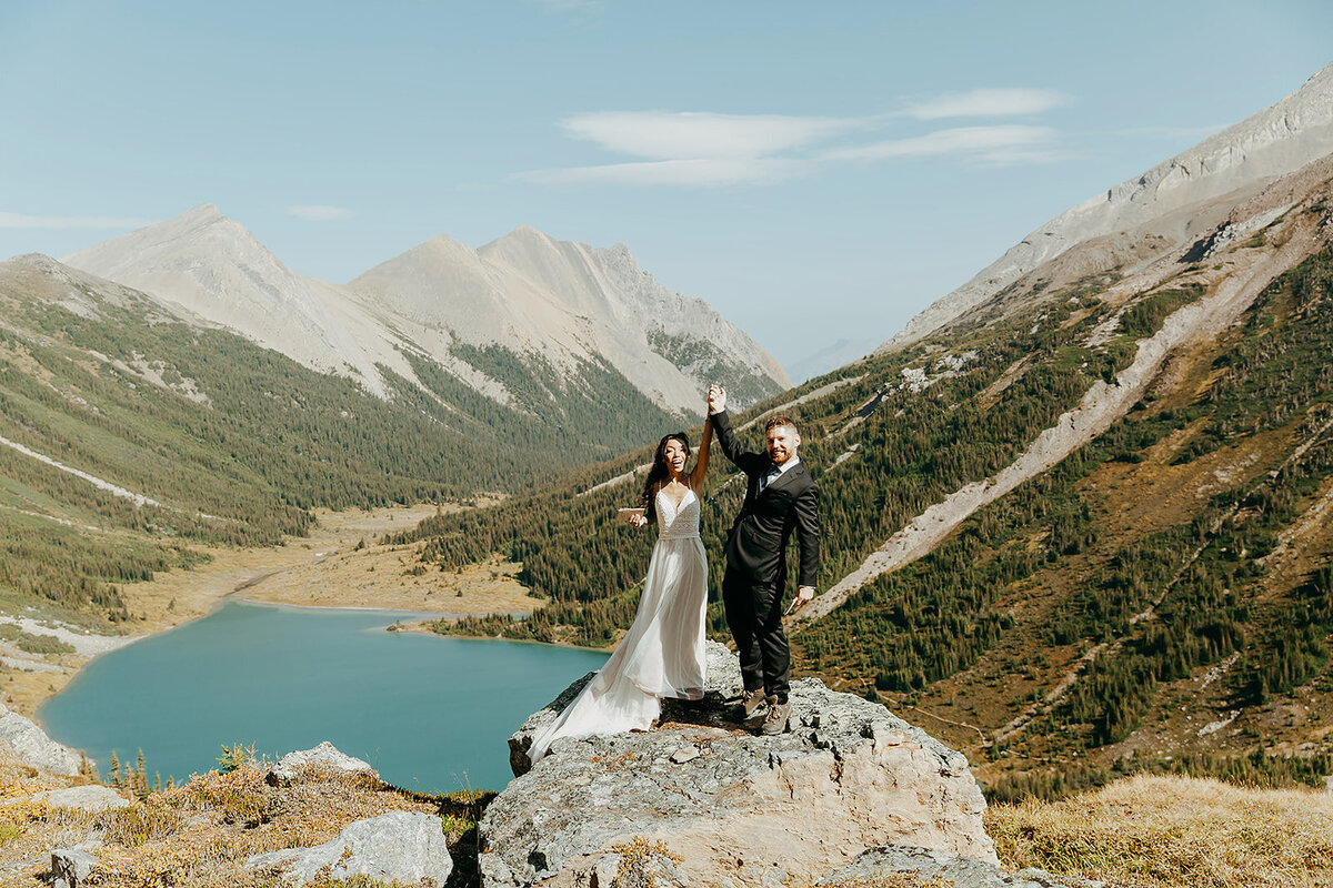 Calgary Elopement Photographer (26)