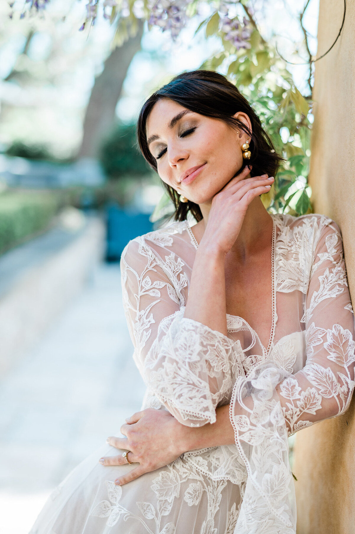 With a focus on elegance and artistry, our luxury photography services in France create visual treasures of your wedding day. Every image tells a story of love, captured through a fine art lens.